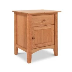 American Shaker 1-Drawer Nightstand With Door
