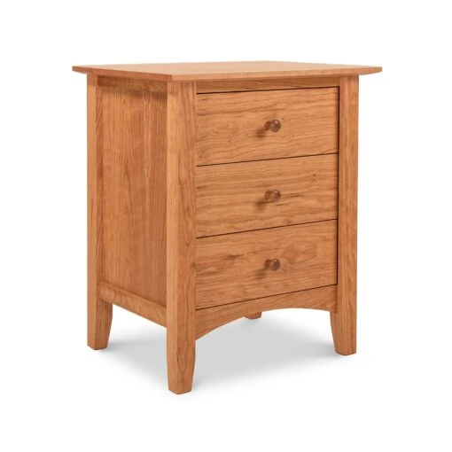 American Shaker 3-Drawer Nightstand