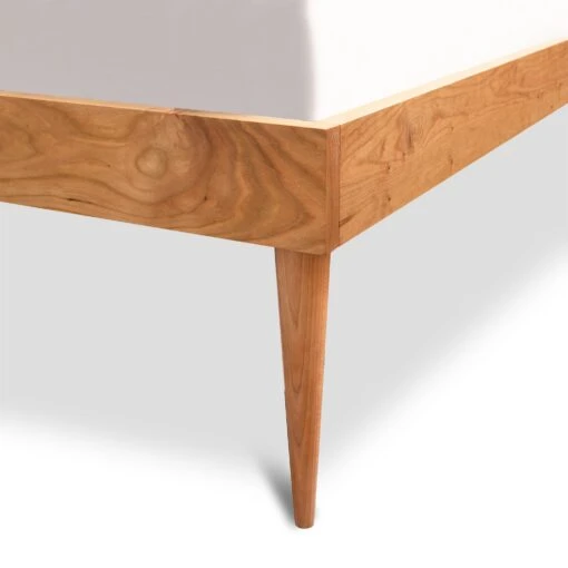 Larssen Bed - Image 5