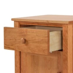 Vermont Shaker 1-Drawer Nightstand With Door -HomeNest Store Vermont Shaker 1 Drawer 1 Door Nightstand 2