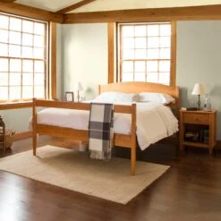Vermont Shaker Bed -HomeNest Store Vermont Shaker Bed Life 2